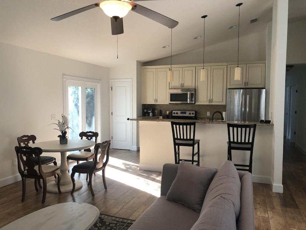 Modern, Upscale, And New Blue Bungalow In The Heart Of Downtown St Augustine سانت أوغيستين المظهر الخارجي الصورة