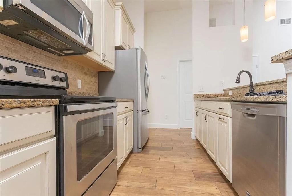 Modern, Upscale, And New Blue Bungalow In The Heart Of Downtown St Augustine سانت أوغيستين المظهر الخارجي الصورة